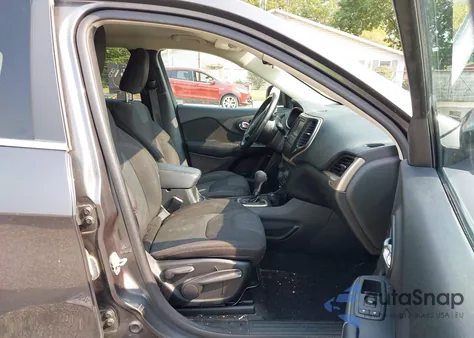 2015 Jeep Cherokee Latitude из США, поврежденный, VIN 1C4PJMCB4FW788500